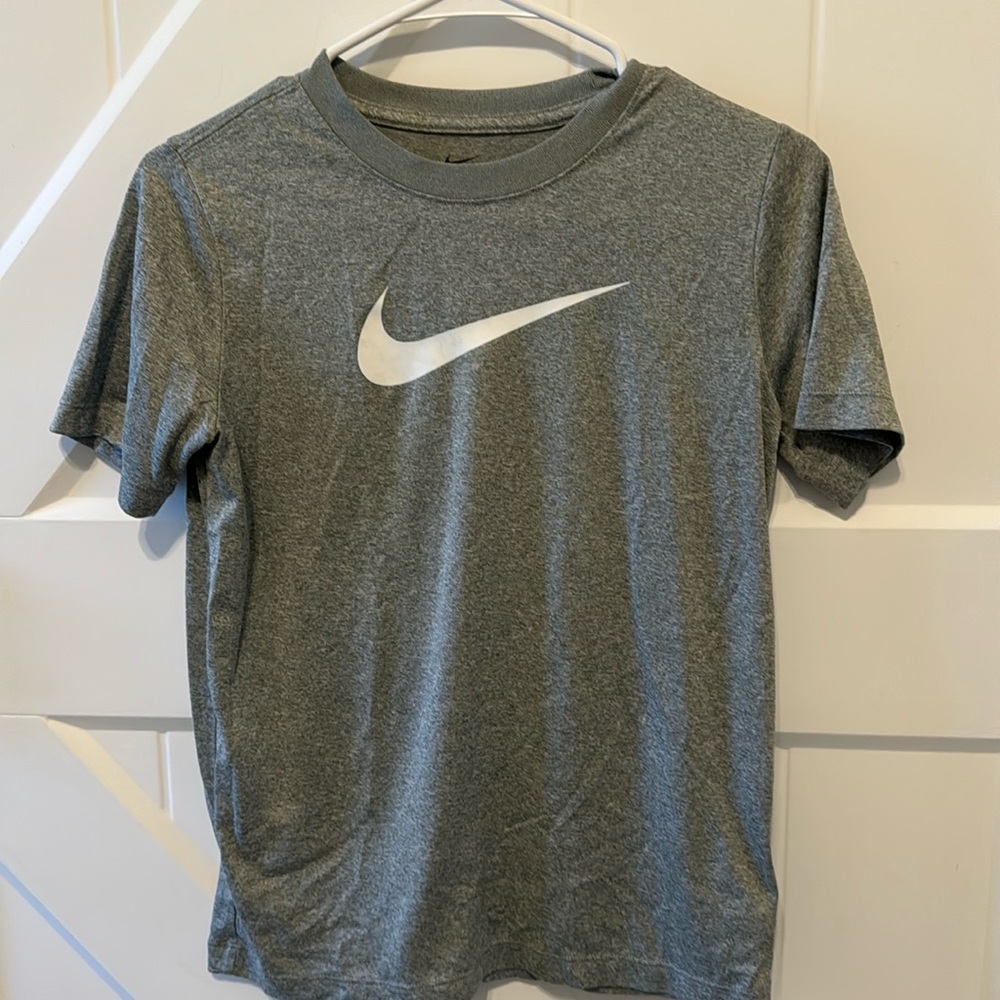 Nike boys t shirt size L